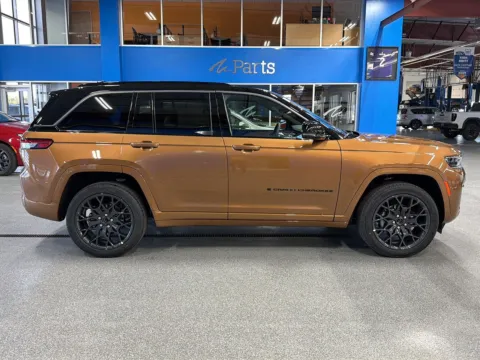 More photos of 2027 Jeep Grand Cherokee Summit at Mike Molstead Motors Chrysler, Dodge, Jeep, and Ram, IA