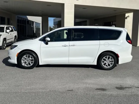More photos of 2022 Chrysler Voyager LX at Step One Cadillac Pensacola, FL