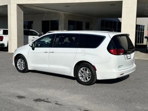 More photos of 2022 Chrysler Voyager LX at Step One Cadillac Pensacola, FL