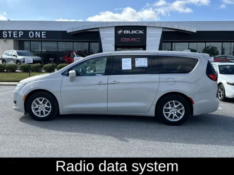 More photos of 2020 Chrysler Pacifica Touring at Step One Cadillac Pensacola, FL