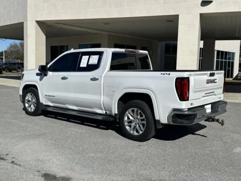 More photos of 2019 GMC Sierra 1500 SLT at Step One Cadillac Pensacola, FL