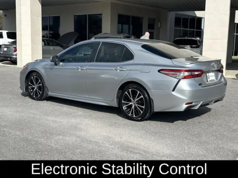 More photos of 2018 Toyota Camry SE at Step One Cadillac Pensacola, FL