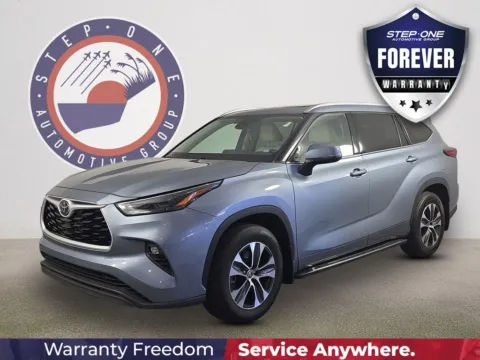 Blue 2022 Toyota Highlander XLE for sale in Pensacola, FL