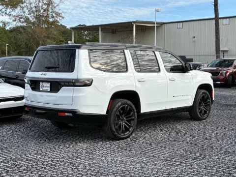 More photos of 2026 Jeep Grand Wagoneer Summit Obsidian at Step One Chrysler Dodge Jeep Ram Fiat Fort Walton Beach, FL