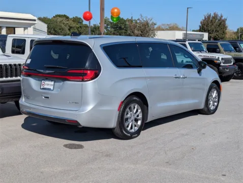 More photos of 2026 Chrysler Pacifica Limited at Step One Chrysler Dodge Jeep Ram Fiat Fort Walton Beach, FL