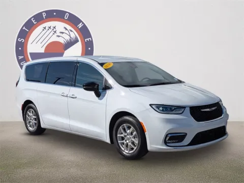 Photos of 2026 Chrysler Pacifica Select for sale in Fort Walton Beach, FL at Step One Chrysler Dodge Jeep Ram Fiat Fort Walton Beach