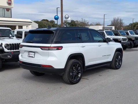 More photos of 2025 Jeep Grand Cherokee Limited at Step One Chrysler Dodge Jeep Ram Fiat Fort Walton Beach, FL
