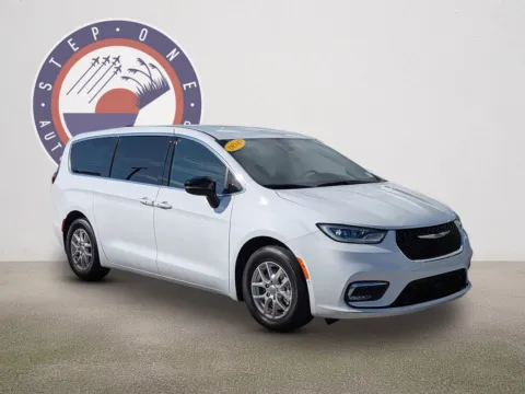 Photos of 2025 Chrysler Pacifica Select for sale in Fort Walton Beach, FL at Step One Chrysler Dodge Jeep Ram Fiat Fort Walton Beach