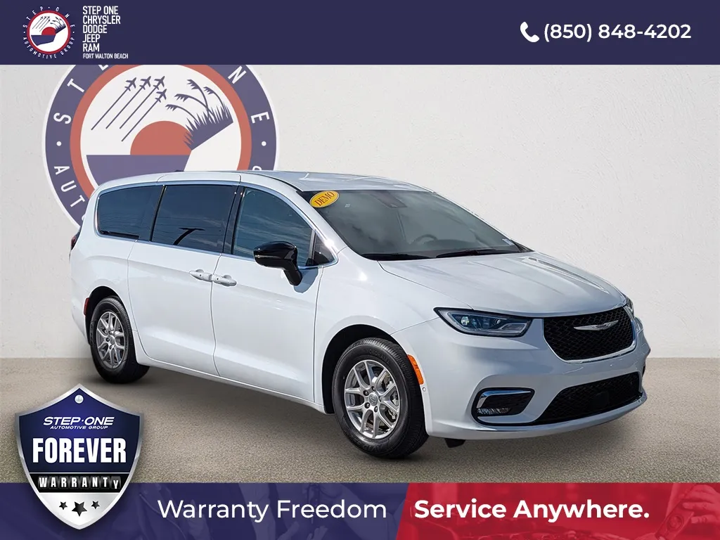 White 2025 Chrysler Pacifica Select for sale in Fort Walton Beach, FL