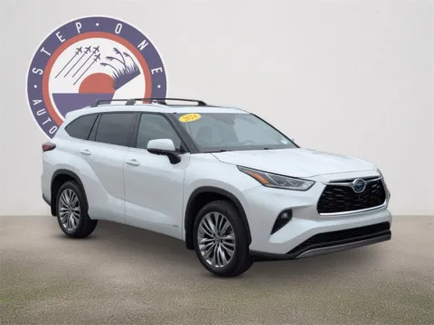 Photos of 2024 Toyota Highlander Hybrid Platinum for sale in Fort Walton Beach, FL at Step One Chrysler Dodge Jeep Ram Fiat Fort Walton Beach