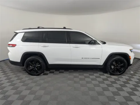 More photos of 2023 Jeep Grand Cherokee L Limited at Step One Chrysler Dodge Jeep Ram Fiat Fort Walton Beach, FL