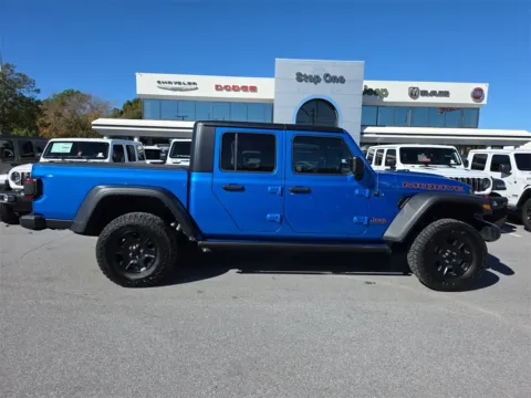More photos of 2022 Jeep Gladiator Mojave at Step One Chrysler Dodge Jeep Ram Fiat Fort Walton Beach, FL