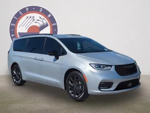 Photos of 2026 Chrysler Pacifica Select for sale in Fort Walton Beach, FL at Step One Chrysler Dodge Jeep Ram Fiat Fort Walton Beach