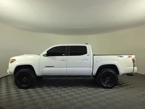 More photos of 2022 Toyota Tacoma TRD Sport at Step One Chrysler Dodge Jeep Ram Fiat Fort Walton Beach, FL