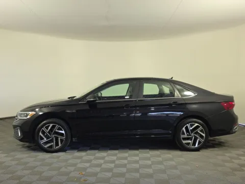 More photos of 2023 Volkswagen Jetta 1.5T SEL at Step One Chrysler Dodge Jeep Ram Fiat Fort Walton Beach, FL