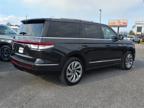 More photos of 2023 Lincoln Navigator Reserve at Step One Ford Crestview, FL