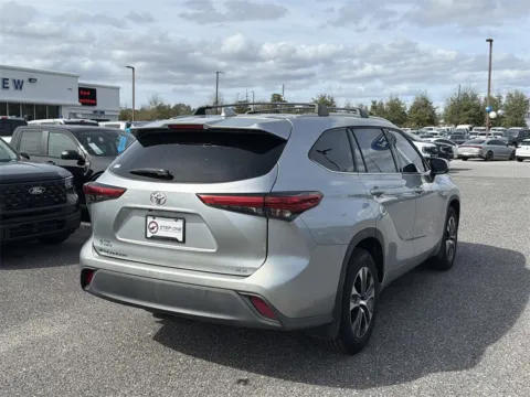 More photos of 2021 Toyota Highlander XLE at Step One Ford Crestview, FL