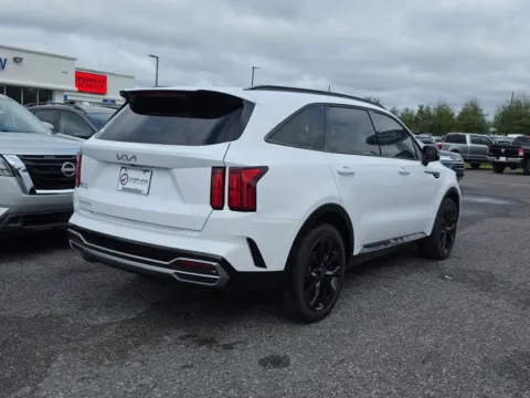 More photos of 2023 Kia Sorento SX at Step One Ford Crestview, FL