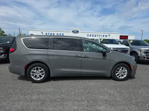 More photos of 2023 Chrysler Pacifica Touring L at Step One Ford Crestview, FL