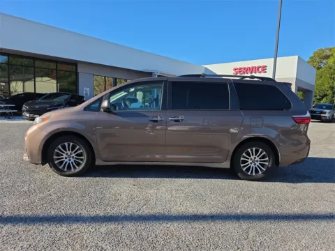 More photos of 2019 Toyota Sienna XLE at Step One Kia Fort Walton Beach, FL