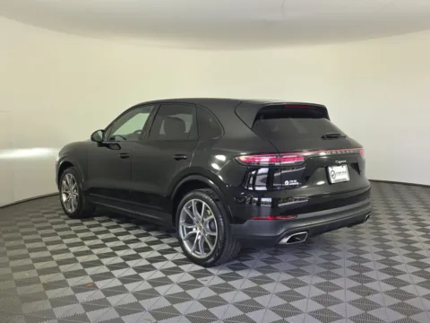 More photos of 2020 Porsche Cayenne at Step One Kia Fort Walton Beach, FL