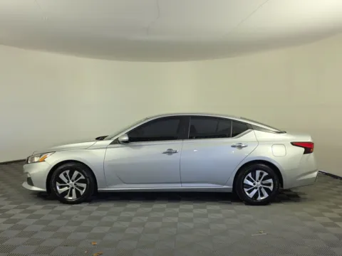 More photos of 2021 Nissan Altima 2.5 S at Step One Kia Fort Walton Beach, FL