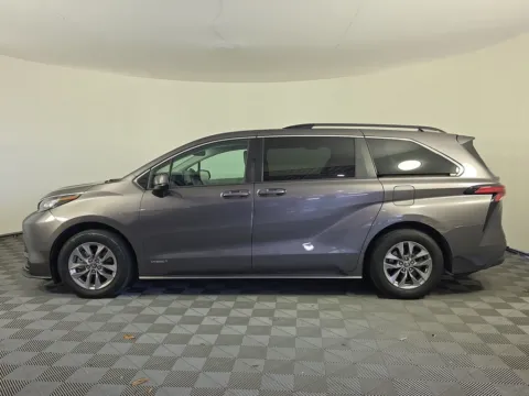More photos of 2021 Toyota Sienna LE at Step One Kia Fort Walton Beach, FL