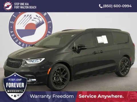 Black 2024 Chrysler Pacifica Limited for sale in Fort Walton Beach, FL
