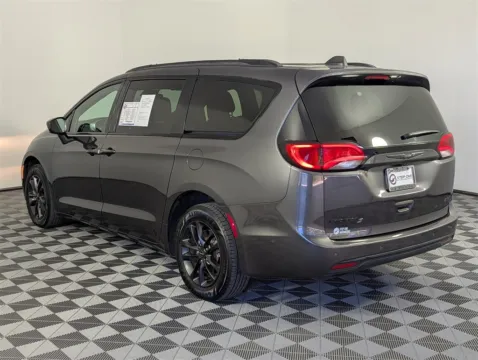 More photos of 2020 Chrysler Pacifica Launch Edition at Step One Volkswagen Fort Walton Beach, FL