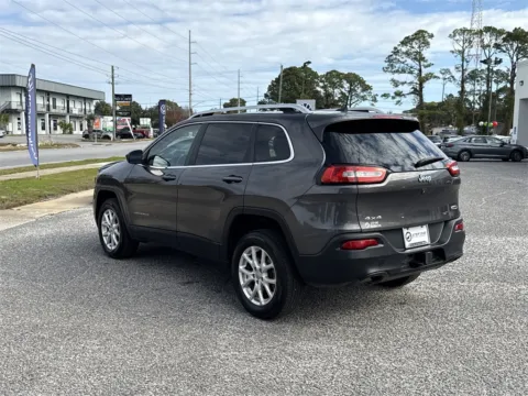 More photos of 2017 Jeep Cherokee Latitude at Step One Volkswagen Fort Walton Beach, FL