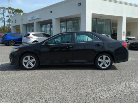 More photos of 2013 Toyota Camry SE at Step One Volkswagen Fort Walton Beach, FL