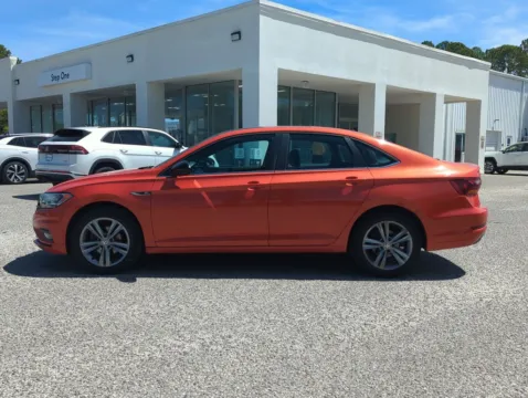 More photos of 2019 Volkswagen Jetta R-Line at Step One Volkswagen Fort Walton Beach, FL