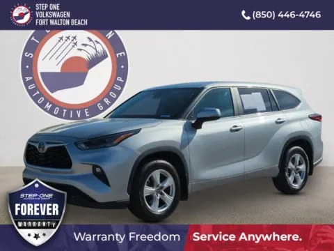 Silver 2024 Toyota Highlander LE for sale in Fort Walton Beach, FL