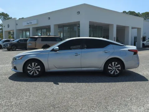 More photos of 2020 Nissan Altima 2.5 S at Step One Volkswagen Fort Walton Beach, FL