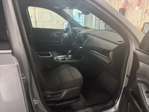 More photos of 2023 Chevrolet Traverse LT at Step One Chevrolet, AL