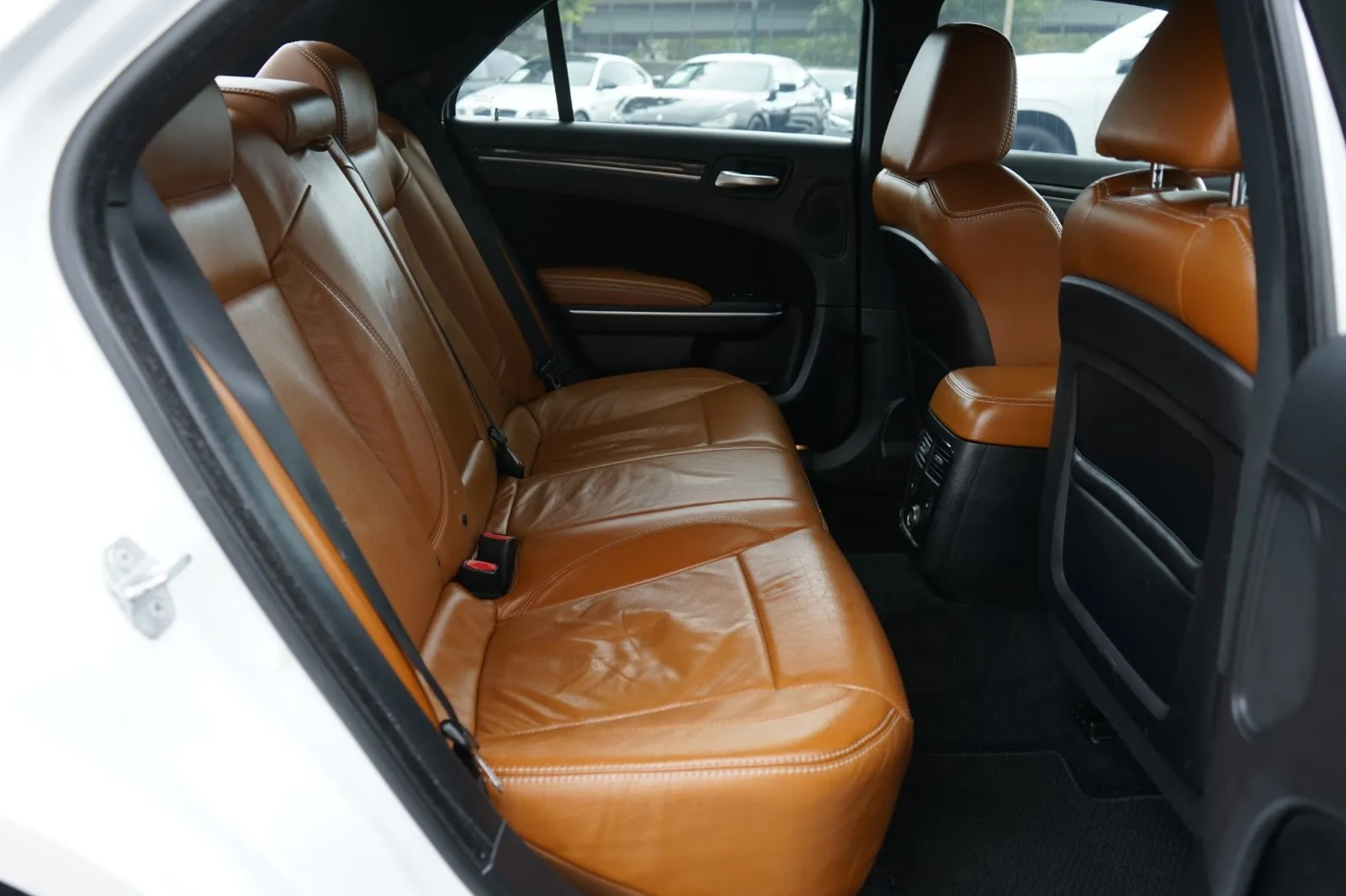 2014 Chrysler 300 SRT8 - Photo 22