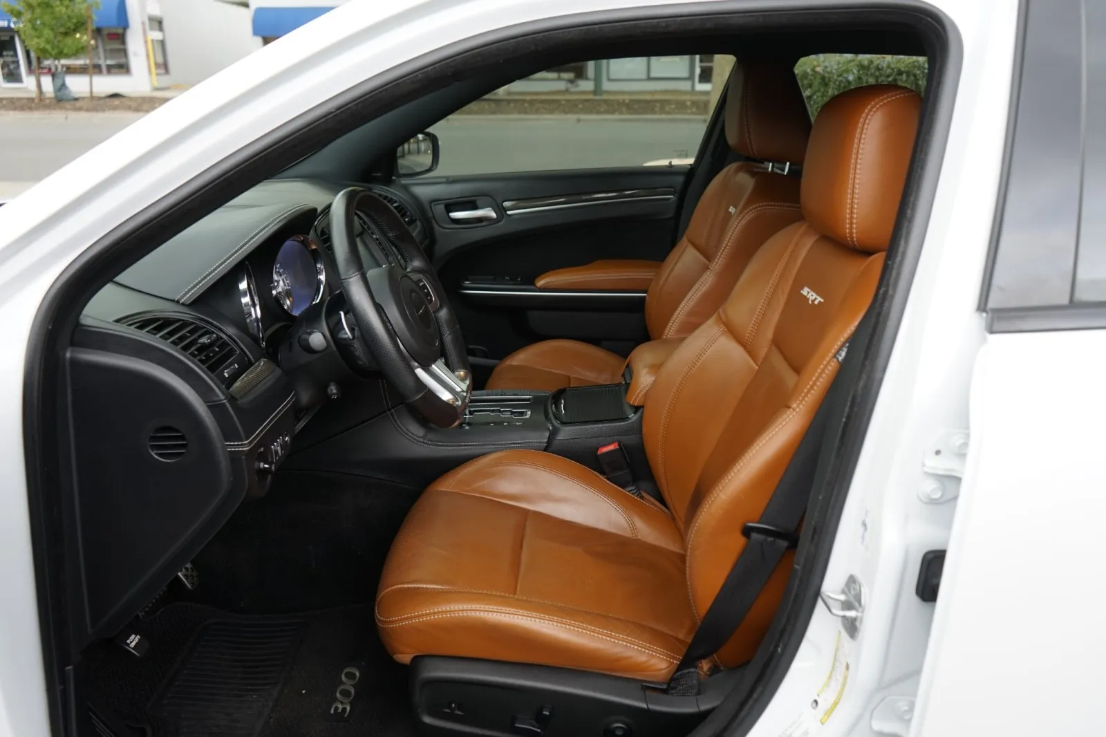 2014 Chrysler 300 SRT8 - Photo 18