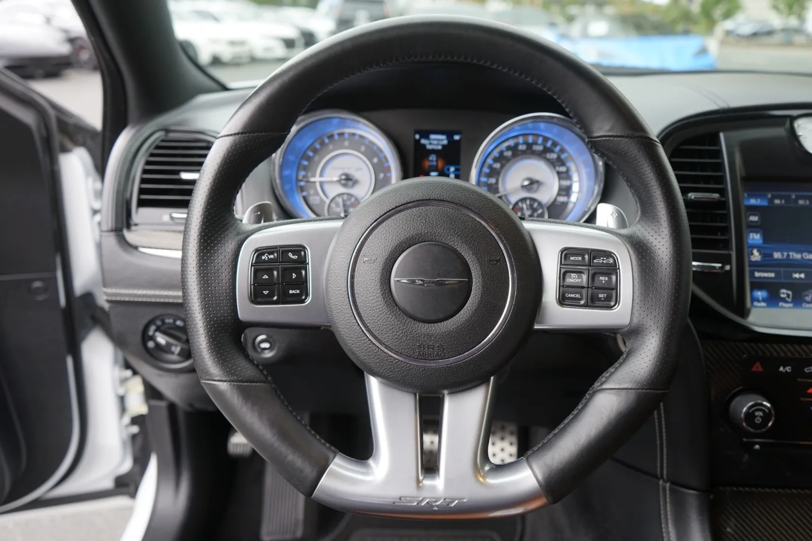 2014 Chrysler 300 SRT8 - Photo 14