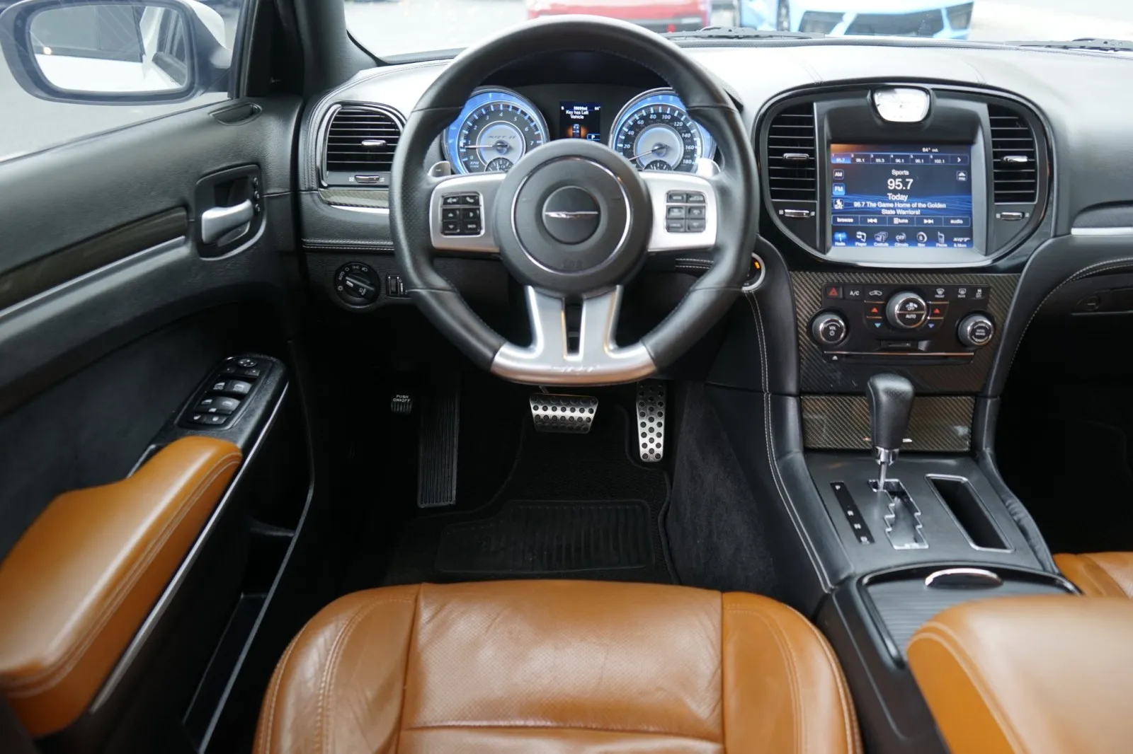 2014 Chrysler 300 SRT8 - Photo 16