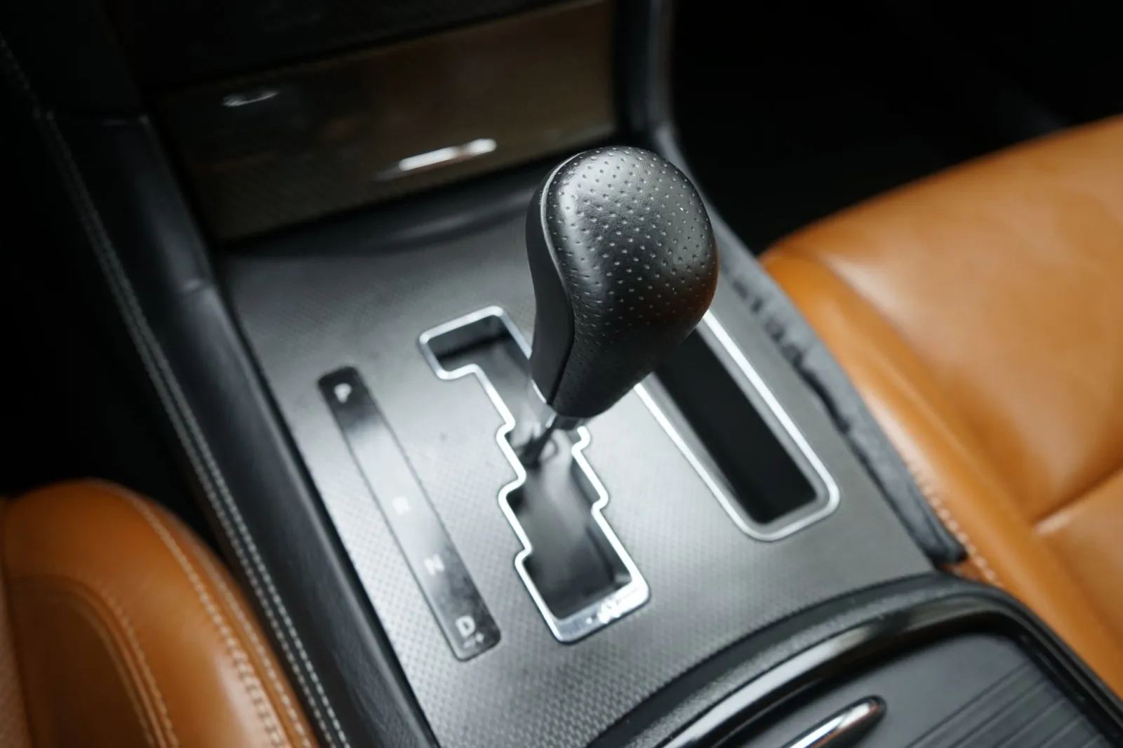 2014 Chrysler 300 SRT8 - Photo 24