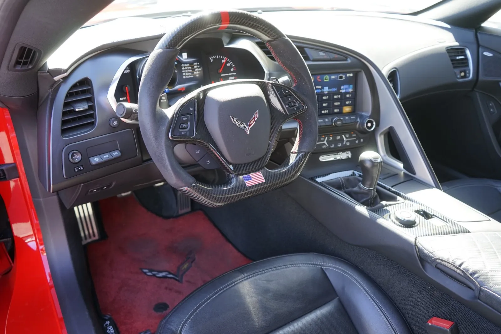 2018 Chevrolet Corvette 2LT - Photo 17