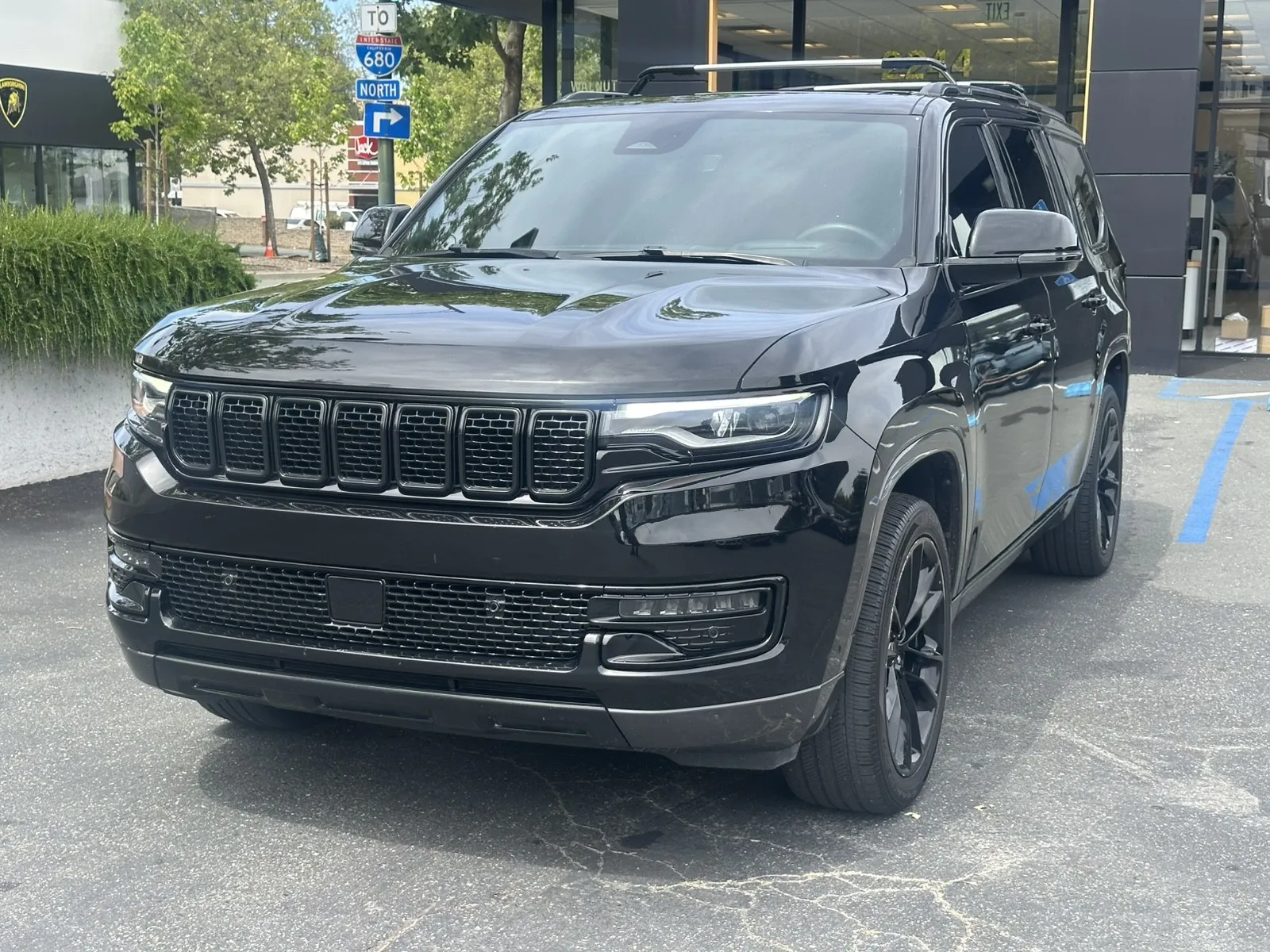 More photos of 2022 Jeep Wagoneer Series III at North State Auto, CA