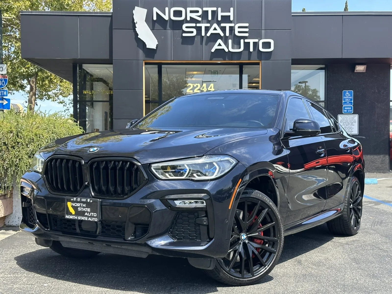 2021 BMW X6 M50i