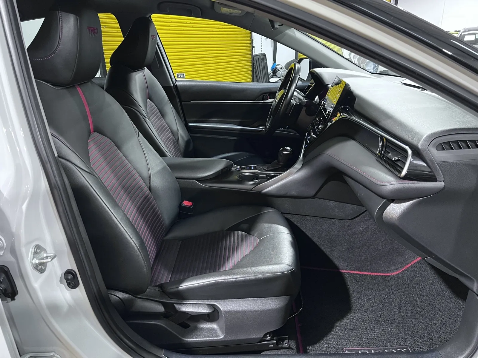 2021 Toyota Camry TRD - Photo 17