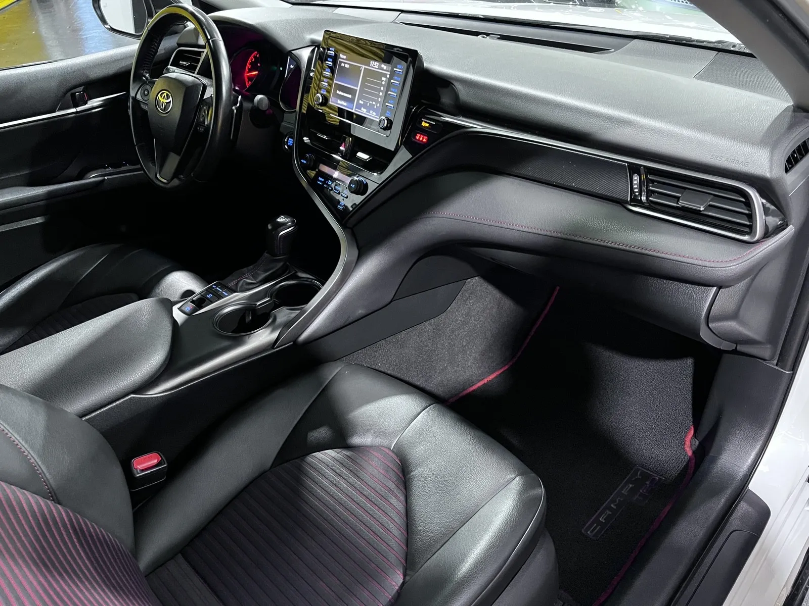 2021 Toyota Camry TRD - Photo 16