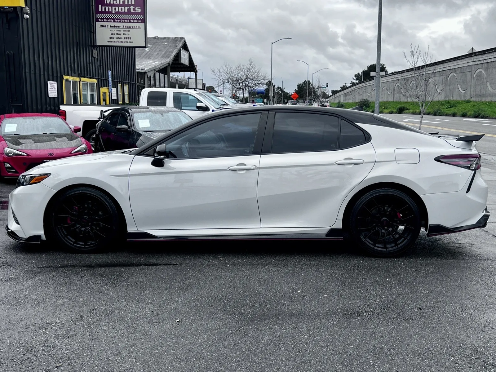 2021 Toyota Camry TRD - Photo 9