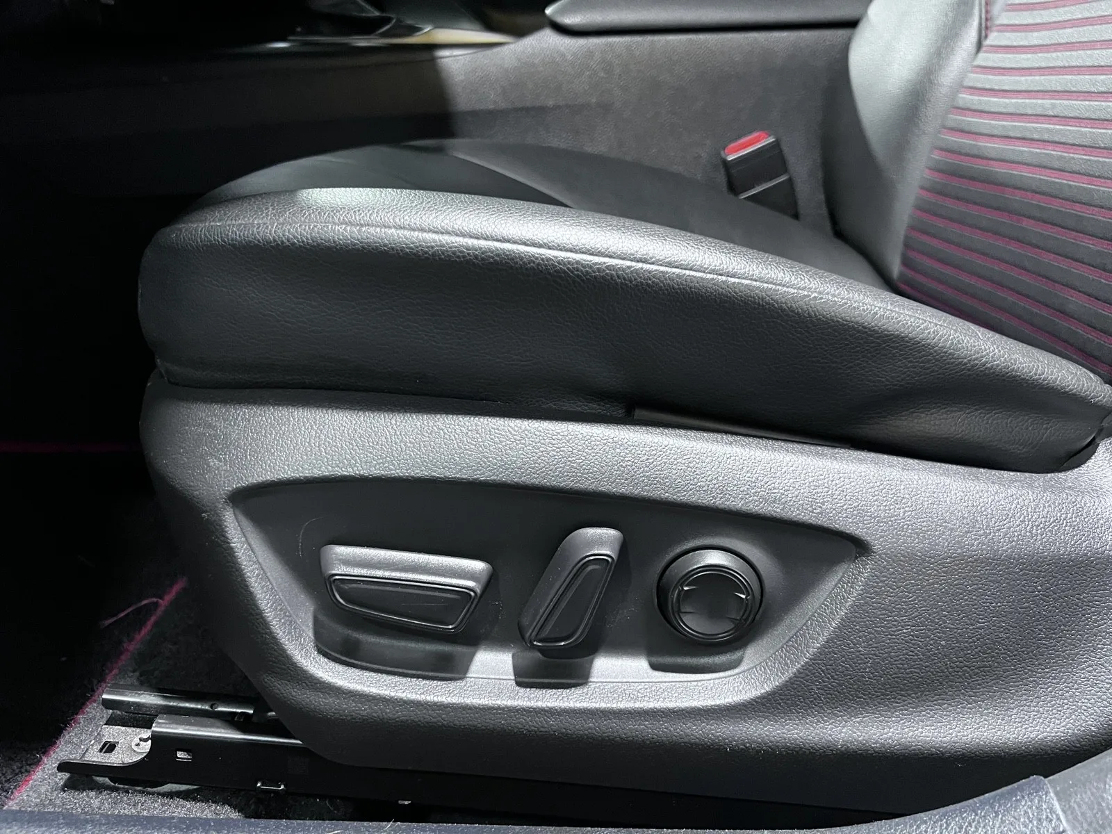 2021 Toyota Camry TRD - Photo 23