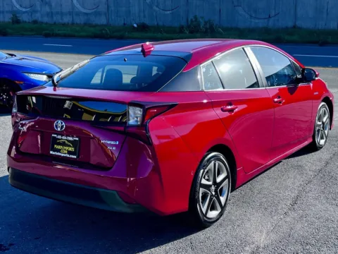 More photos of 2020 Toyota Prius XLE at Marin Imports, CA
