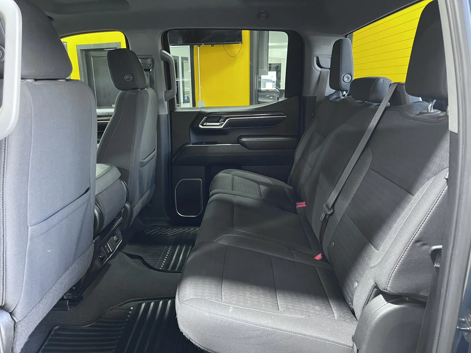 2022 Chevrolet Silverado 1500 LT - Photo 19