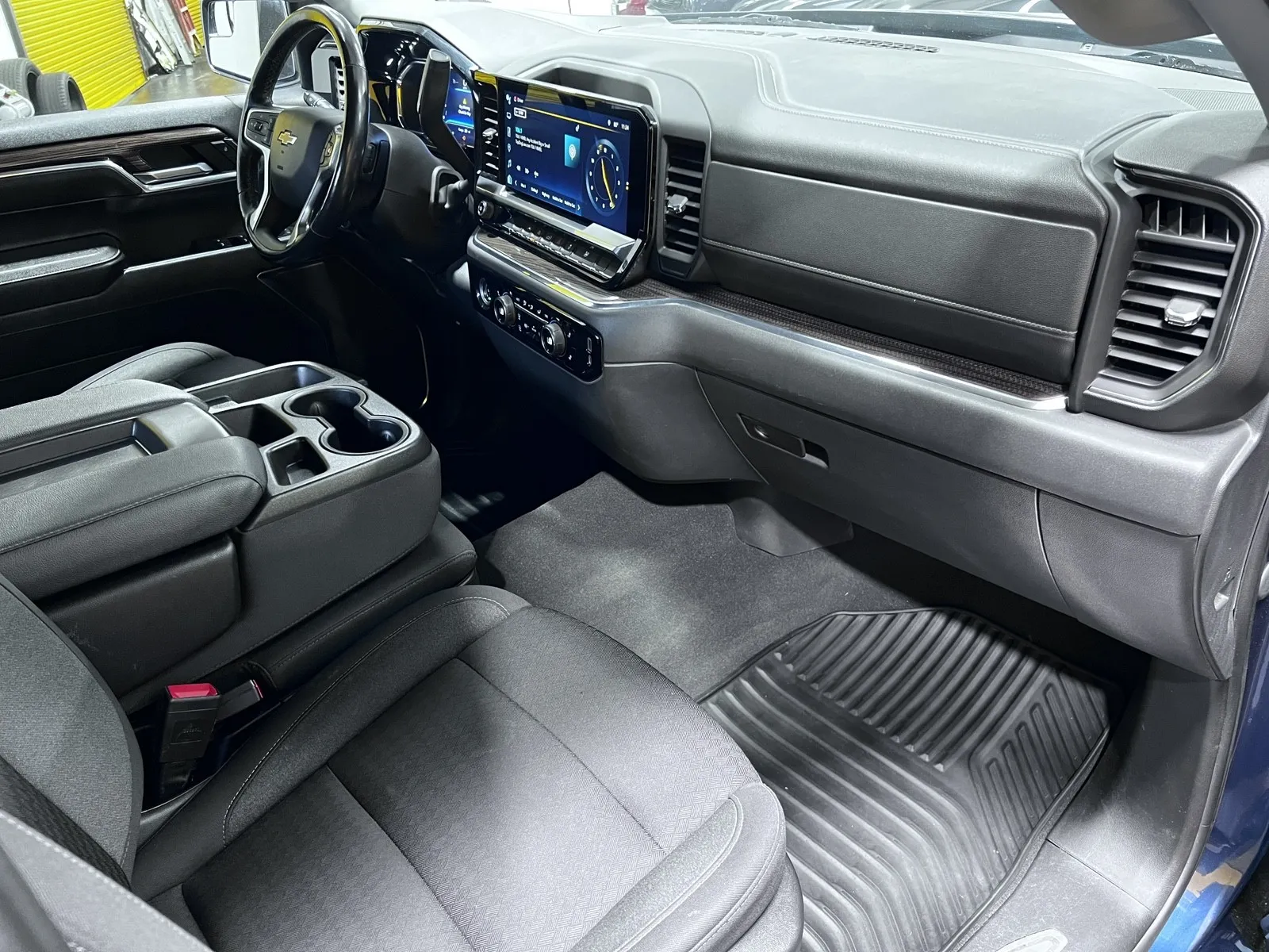 2022 Chevrolet Silverado 1500 LT - Photo 16